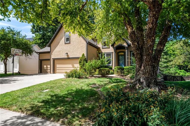 4606 AMINDA Street, Shawnee, KS 66226