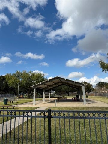 16715 Ribbonridge Drive, Sugar Land, TX 77498