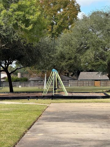 16715 Ribbonridge Drive, Sugar Land, TX 77498