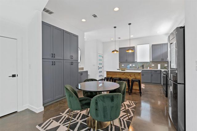 2411 E 11th ST 1, Austin, TX 78702