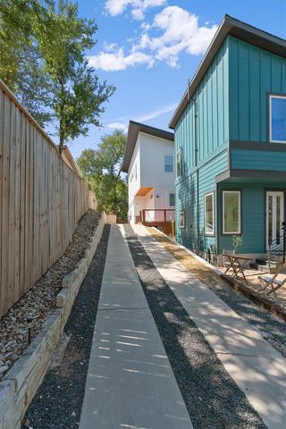 2411 E 11th ST 1, Austin, TX 78702