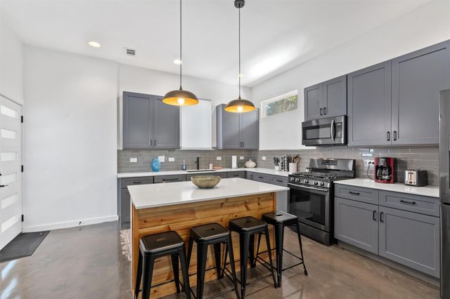 2411 E 11th ST 1, Austin, TX 78702