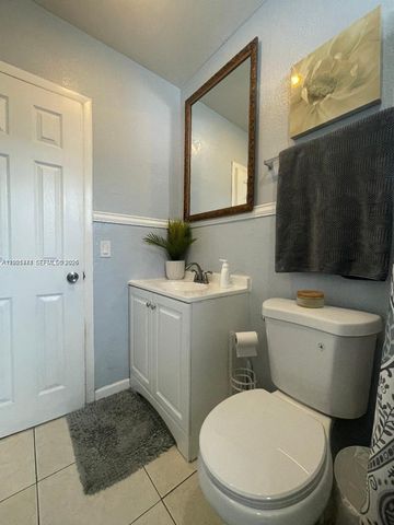 800 N 70th Ave, Hollywood, FL 33024