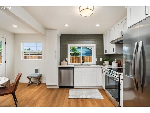 5601 Se BYBEE Blvd A, Portland, OR 97206