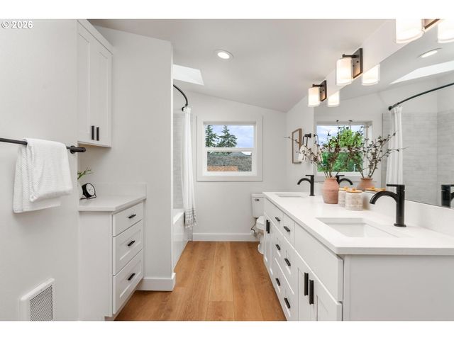 5601 Se BYBEE Blvd A, Portland, OR 97206