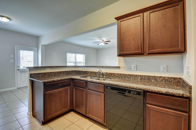 9402 Gold Mountain Drive, Rosharon, TX 77583