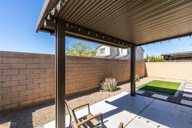 221 Mountain Cedar Court, North Las Vegas, NV 89031
