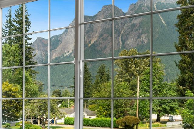 209 NE 6th Street, North Bend, WA 98045