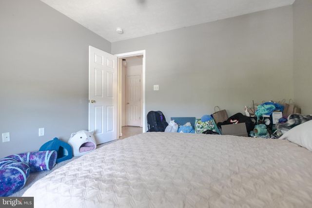 32 JUDGES CT, Inwood, WV 25428