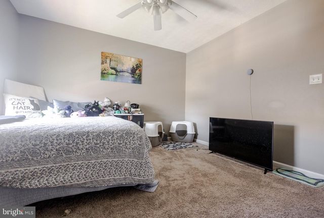 32 JUDGES CT, Inwood, WV 25428