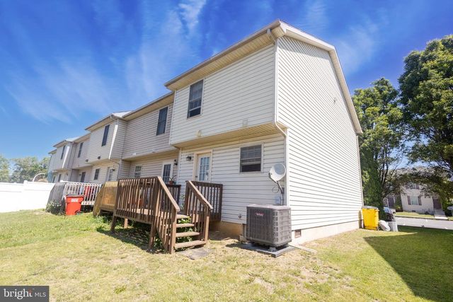 32 JUDGES CT, Inwood, WV 25428