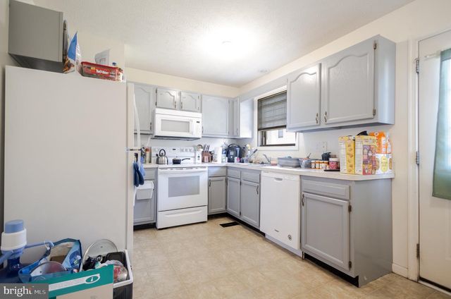 32 JUDGES CT, Inwood, WV 25428