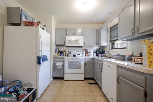 32 JUDGES CT, Inwood, WV 25428