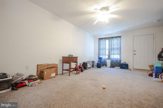 32 JUDGES CT, Inwood, WV 25428