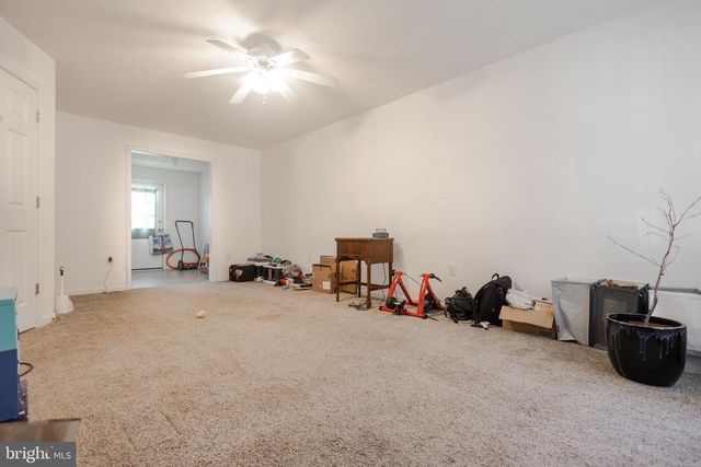 32 JUDGES CT, Inwood, WV 25428