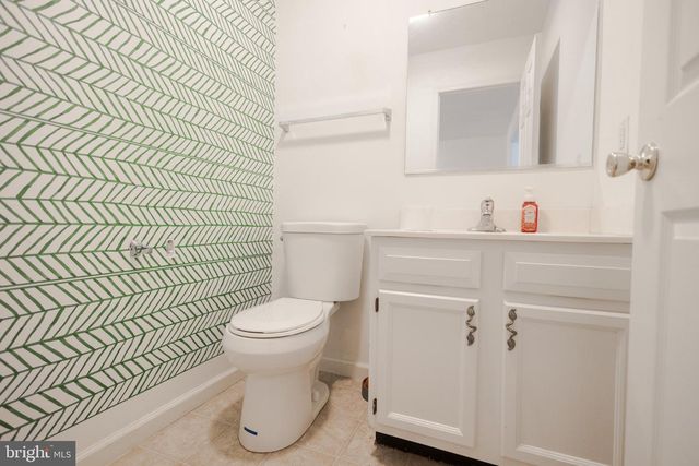 32 JUDGES CT, Inwood, WV 25428