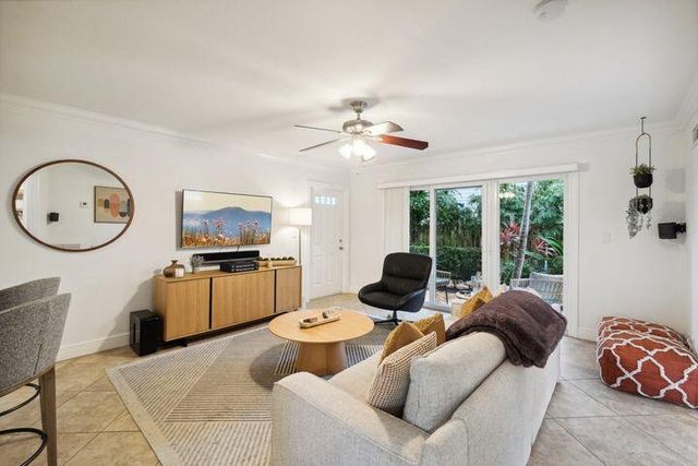 49 SE 7th Avenue 1, Delray Beach, FL 33445