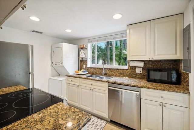 49 SE 7th Avenue 1, Delray Beach, FL 33445