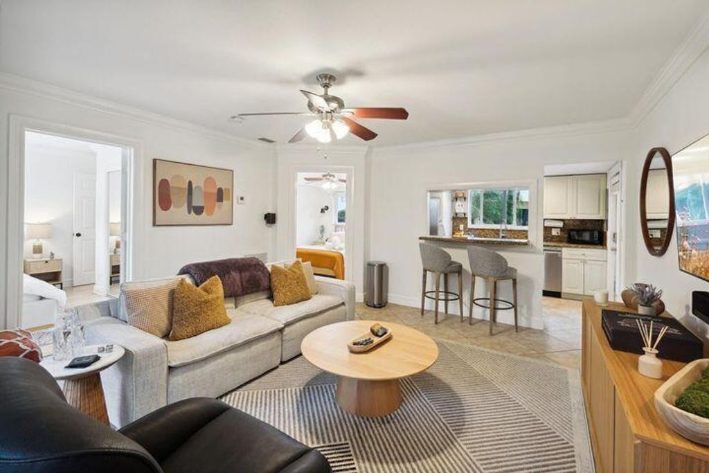 49 SE 7th Avenue 1, Delray Beach, FL 33445