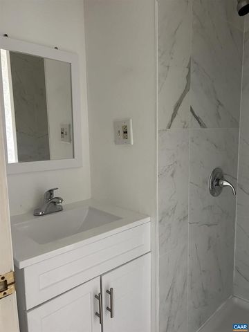 1000 HUNTWOOD LN, Charlottesville, VA 22901