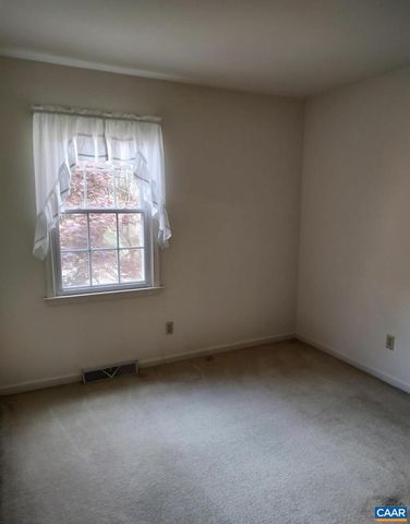 1000 HUNTWOOD LN, Charlottesville, VA 22901