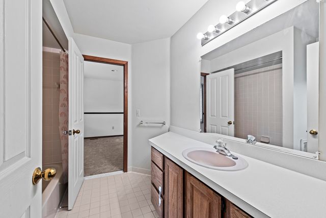 4877 Davis Court, Troy, MI 48085