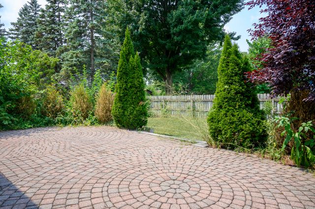 4877 Davis Court, Troy, MI 48085
