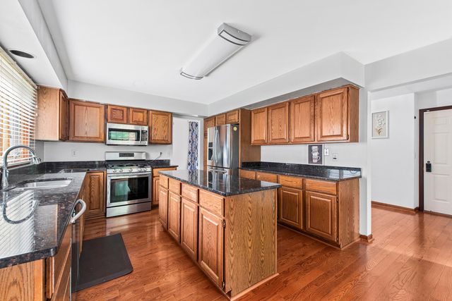 4877 Davis Court, Troy, MI 48085