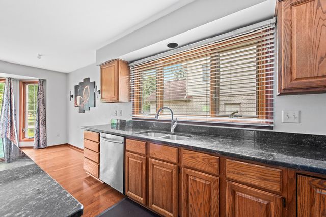 4877 Davis Court, Troy, MI 48085