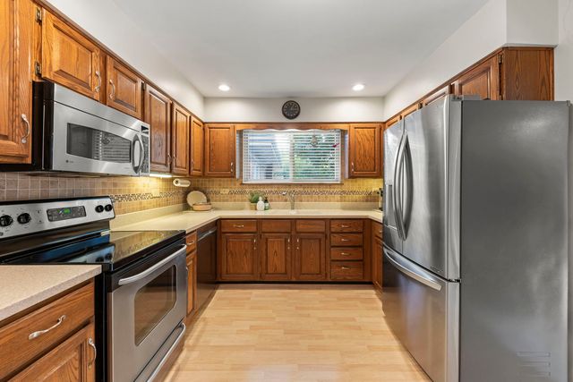 7000 27th Street, Berwyn, IL 60402