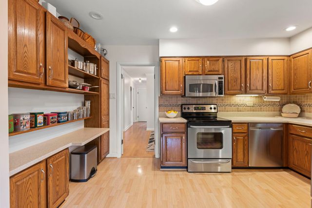 7000 27th Street, Berwyn, IL 60402