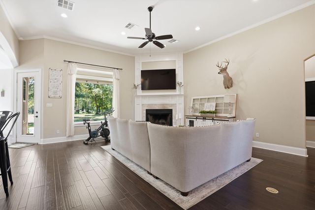 4215 Longhorn Drive, Cleveland, TX 77328