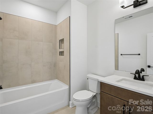 4122 Pinekirk Drive, Charlotte, NC 28269