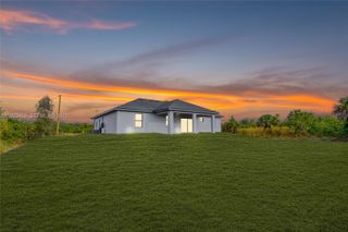 140 Pennfield St, Lehigh Acres, FL 33974