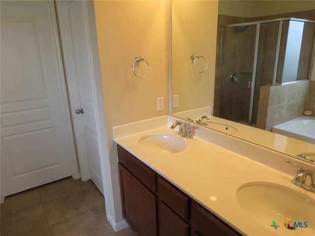 5623 Blackstone Drive, Temple, TX 76502