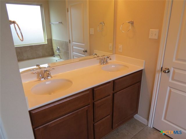5623 Blackstone Drive, Temple, TX 76502
