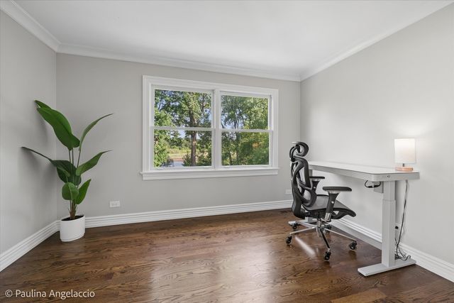 207 Lions Court, Lake Zurich, IL 60047