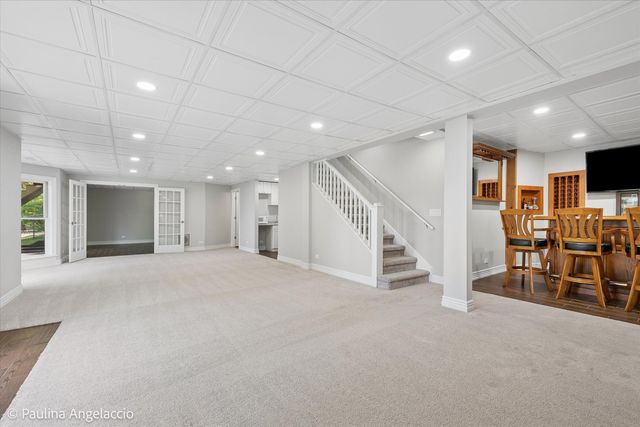 207 Lions Court, Lake Zurich, IL 60047