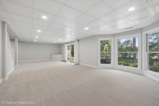 207 Lions Court, Lake Zurich, IL 60047
