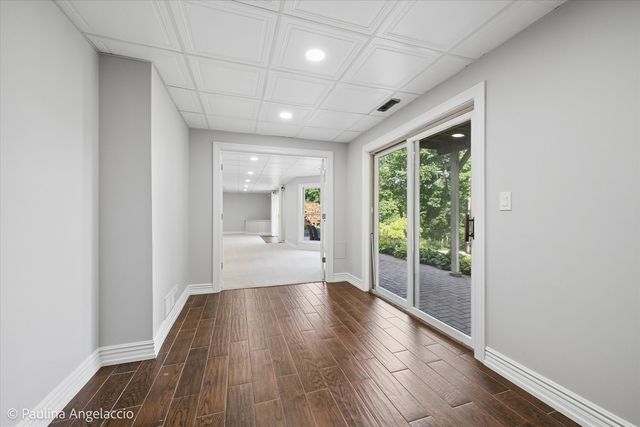 207 Lions Court, Lake Zurich, IL 60047