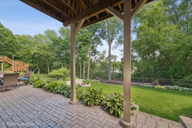 207 Lions Court, Lake Zurich, IL 60047
