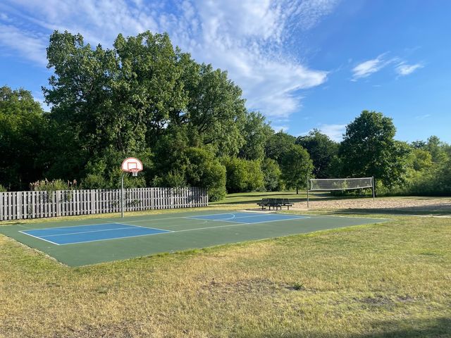 207 Lions Court, Lake Zurich, IL 60047