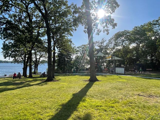 207 Lions Court, Lake Zurich, IL 60047