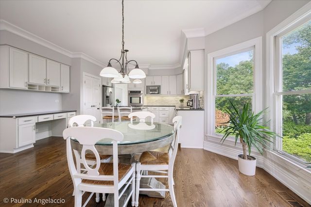 207 Lions Court, Lake Zurich, IL 60047