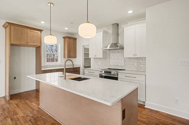 2031 Eagles Bluff Dr, Pleasant View, TN 37146