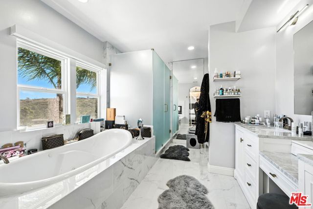 23971 De Ville Way, Malibu, CA 90265