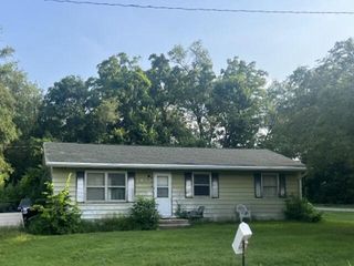 1021 E Henderson AVENUE, Beloit, WI 53511