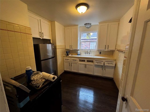 16520 Baylis Street, Detroit, MI 48221