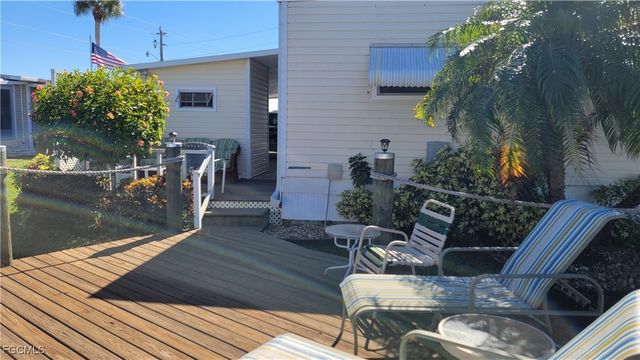 20 Channel LN, Fort Myers, FL 33905