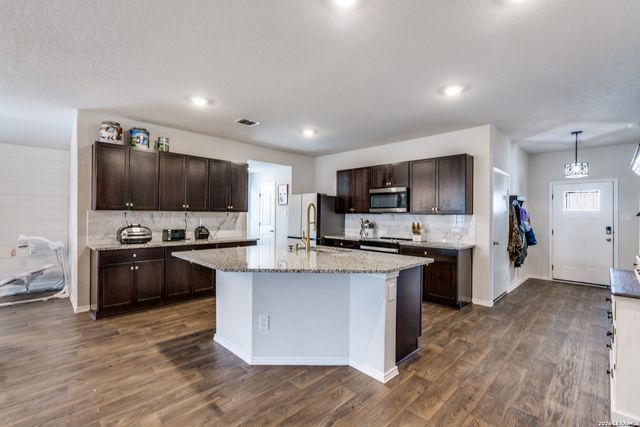 816 Indigo, Seguin, TX 78155